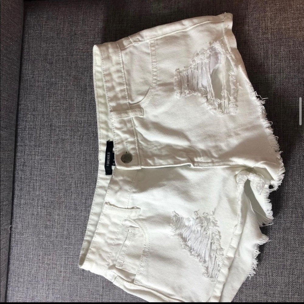 WHITE JEAN SHORTS